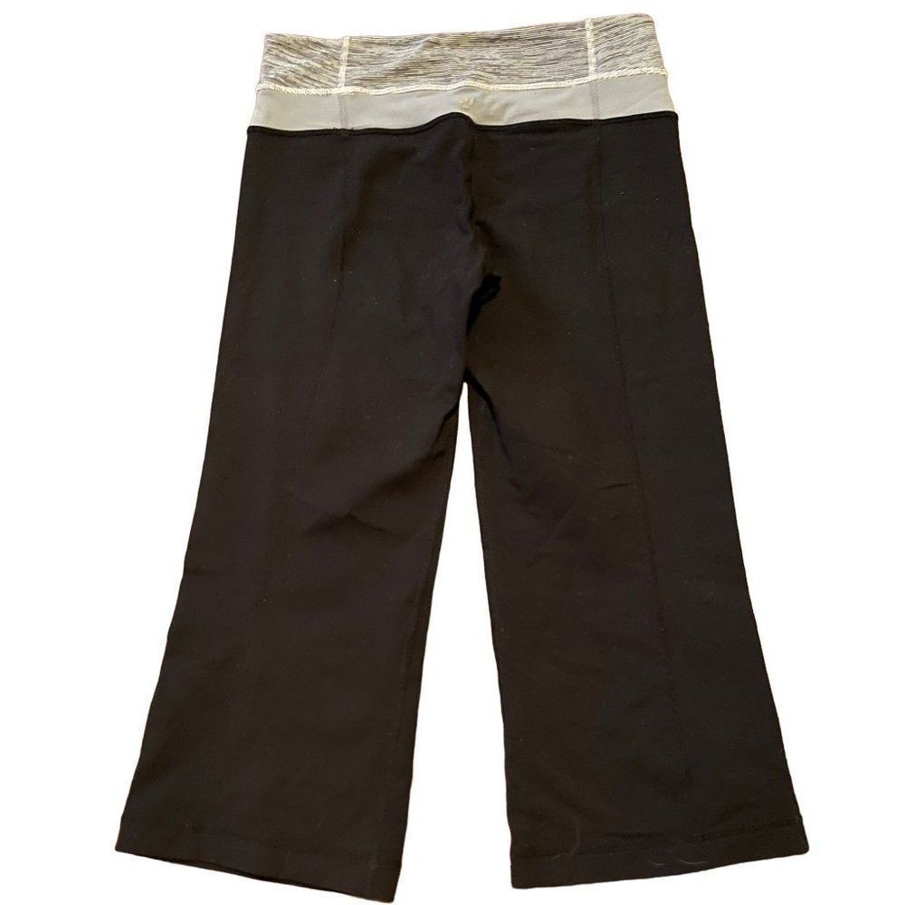 Lululemon Groove Crop Black / Wee Are From Space Coal Fossil / Fossil Size 4
